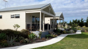  Bass Coast Country Cottages  Басс